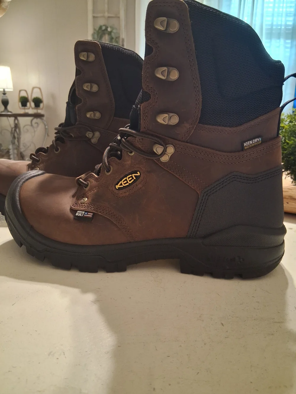 KEEN Utility 8